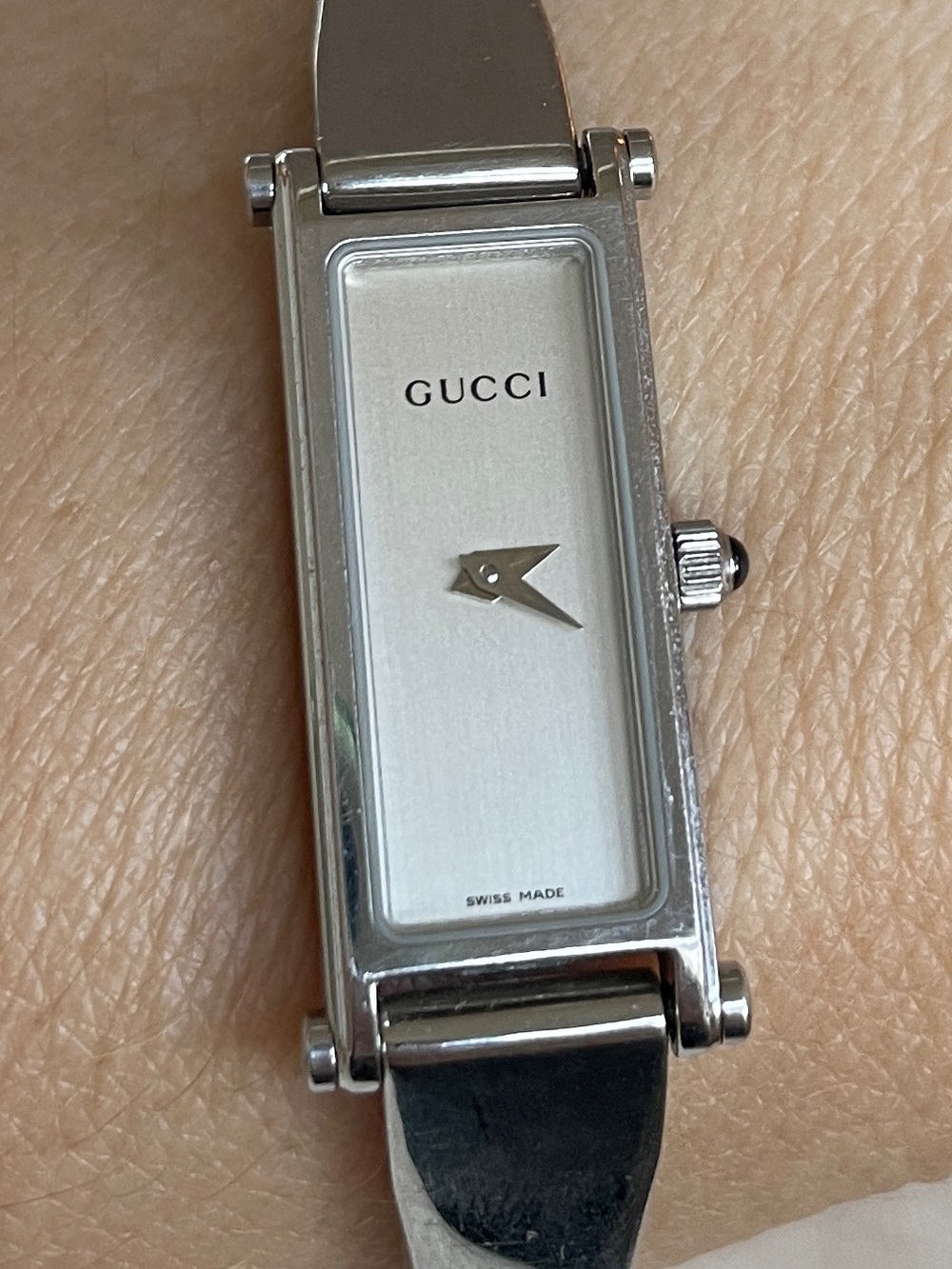 Gucci 1500L Silver Bracelet Watch, White Face, Horsebit Clasp